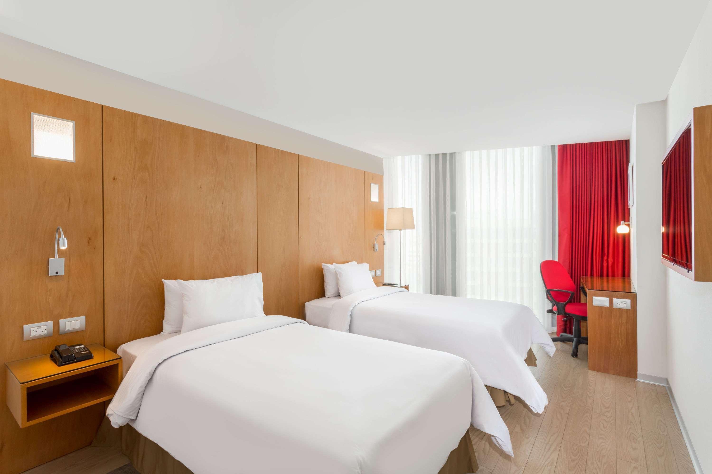 Ramada Encore By Wyndham Lima San Isidro Bagian luar foto