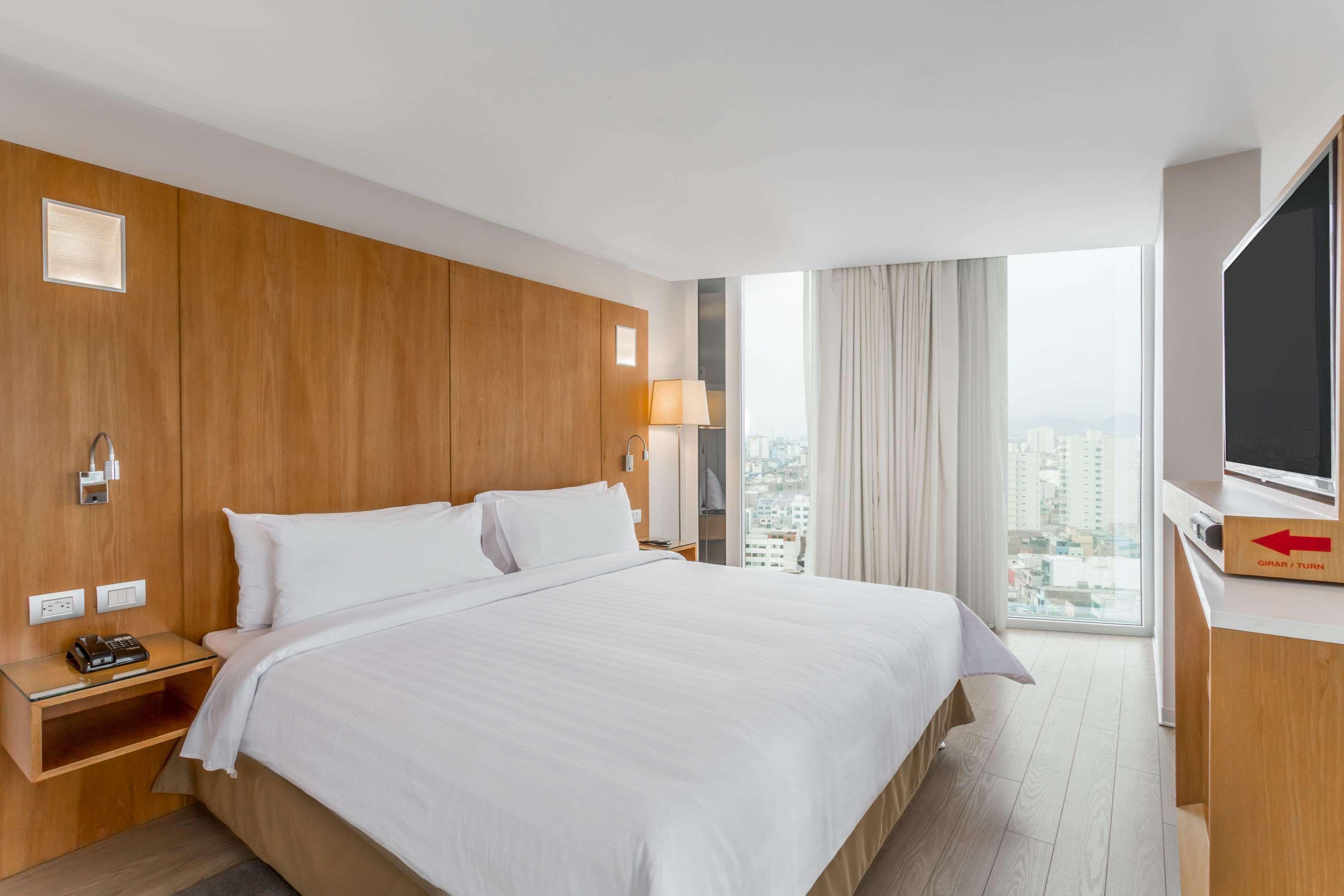 Ramada Encore By Wyndham Lima San Isidro Bagian luar foto